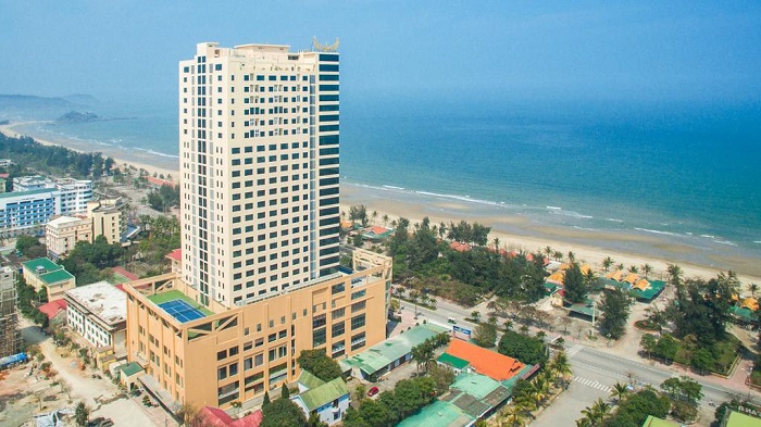 Khách sạn Mường Thanh có view biển Cửa Lò ngay trước mắt