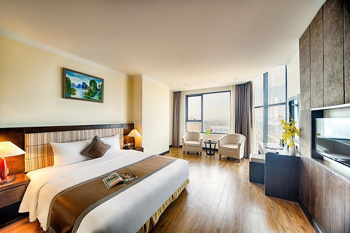 Phòng ngủ tại khách sạn Mường Thanh sang rộng, rộng rãi