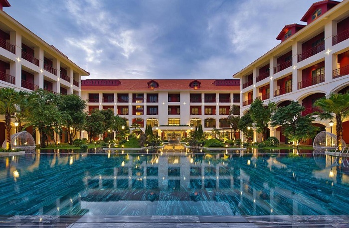 Senna Hue Hotel là sự kết hợp giữa phong cách kiến trúc Pháp và kiến trúc truyền thống của cung đình Huể