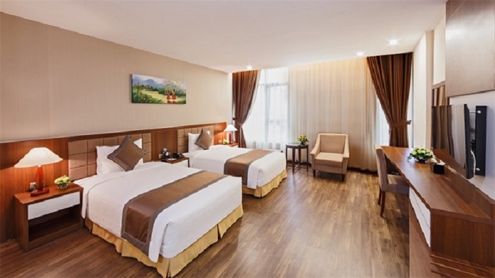 Khách sạn có đến 170 phòng nghỉ với thiết kế tiện nghi, thanh lịch, nội thất cao cấp, hiện đại