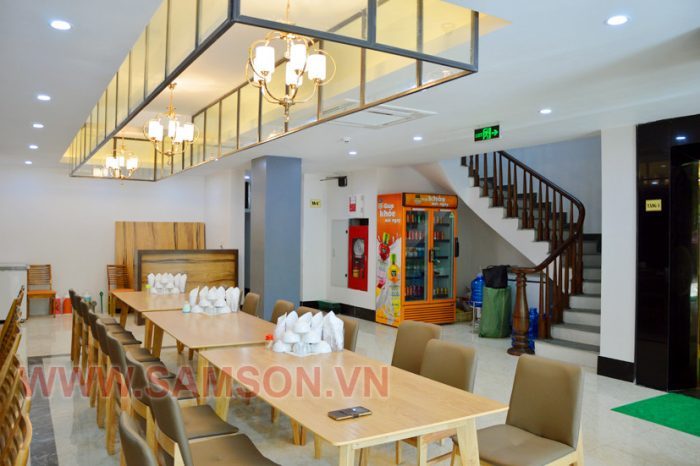 Khu vực ăn uống sang trọng và tinh tế tại khách sạn giá rẻ Sam Blue Sầm Sơn 