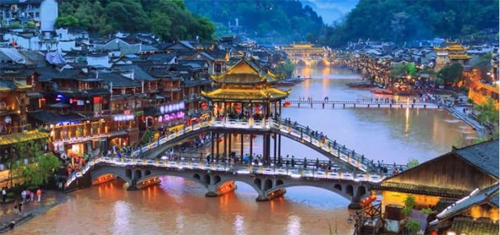 Tour du lịch Trương Gia Giới – Thiên Tử Sơn – Phượng Hoàng Cổ Trấn – Hồ Bảo Phong 6 ngày 5 đêm