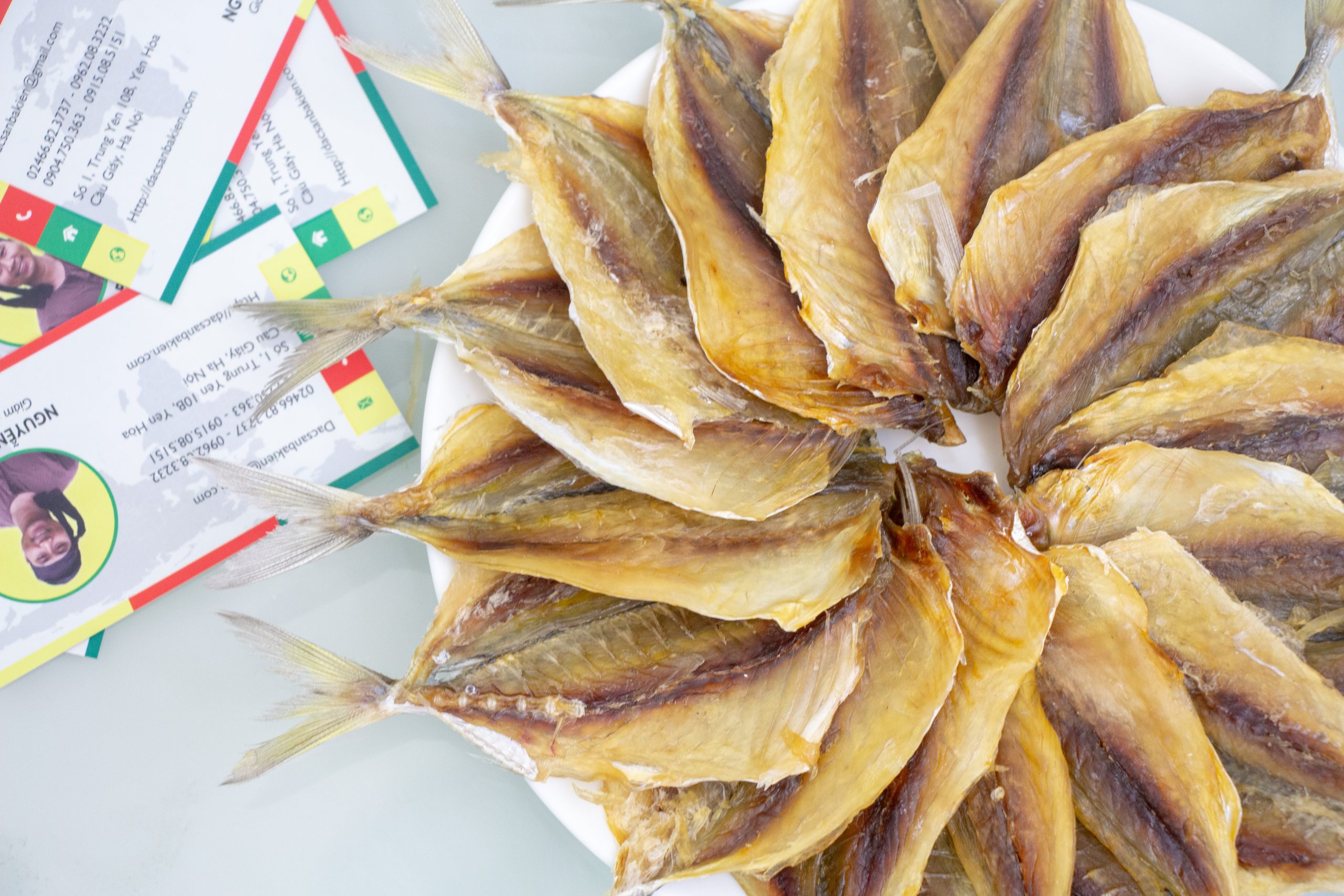 Là một loại cá sống ở biển nên cá chỉ vàng chứa nhiều chất dinh dưỡng và nhiều khoảng chất